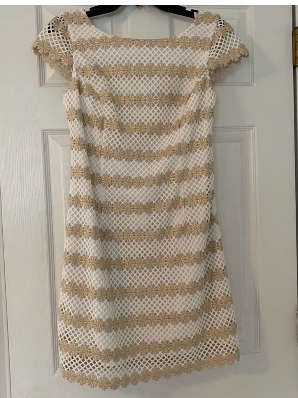 Beautiful Lilly Pulitzer White and Gold Capped-Sleeve Dress - Size 8
